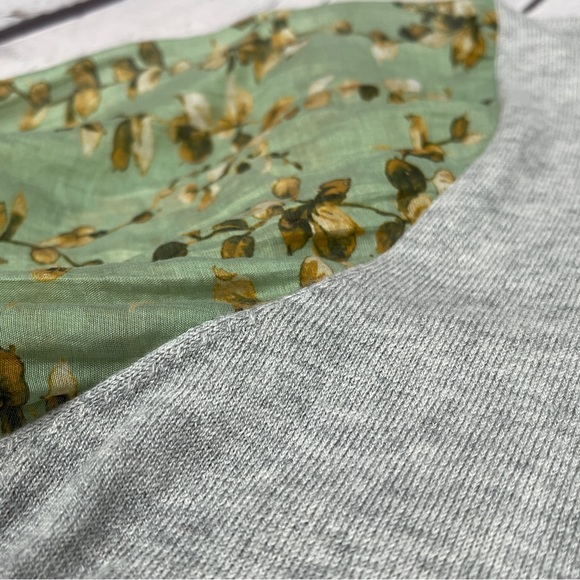 CURRENT AIR gray knit top with floral lightweight balloon sleeves, size S - Picture 6 of 16